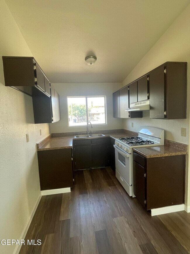 Foto del edificio - 866 Barandal Dr