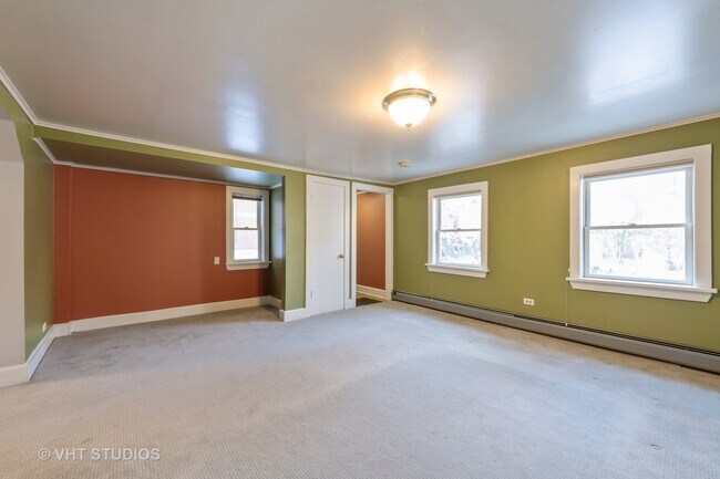 Building Photo - 3135 N Seminary Ave