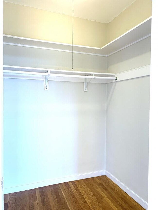 Building Photo - 1 bedroom in San Francisco CA 94115