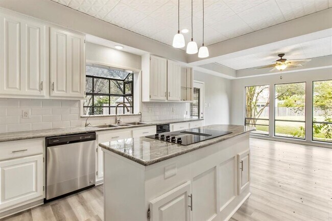 Building Photo - 8207 Arrow Cove Ct