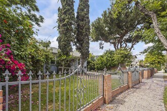 Building Photo - 3005 S Rimpau Blvd Building Photo - 3005 S Rimpau Blvd