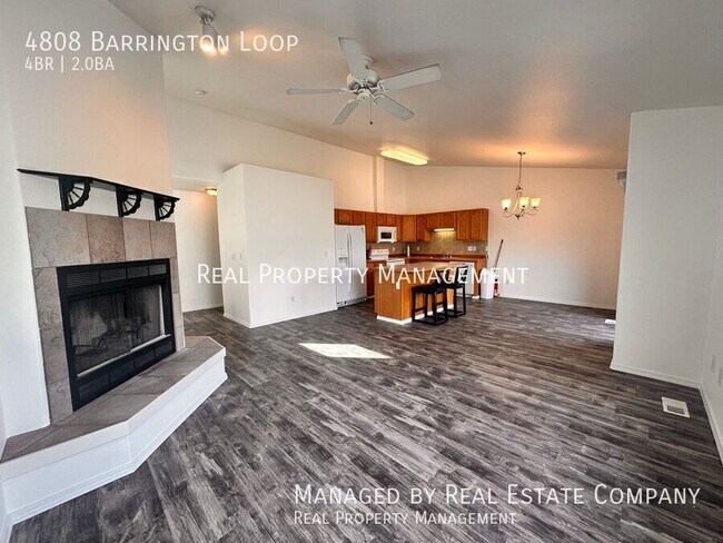 Foto del edificio - 4808 Barrington Loop