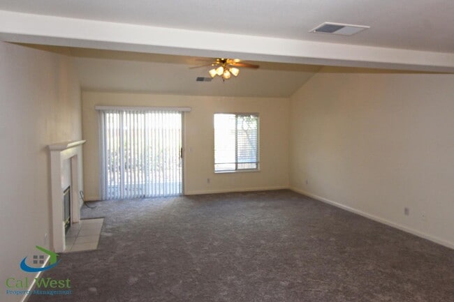 Building Photo - 14676 Excaliber Ct