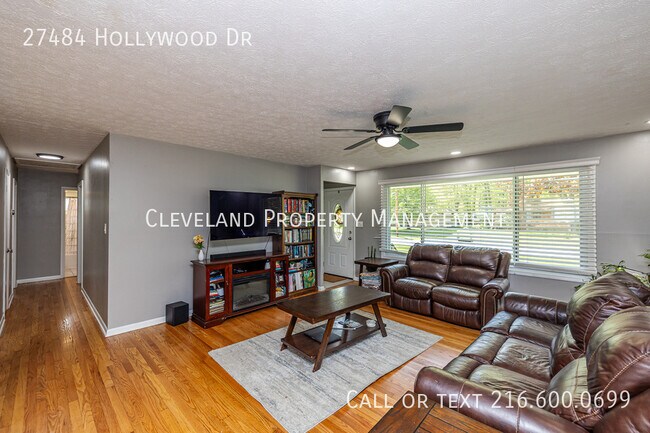 Foto del edificio - 27484 Hollywood Dr