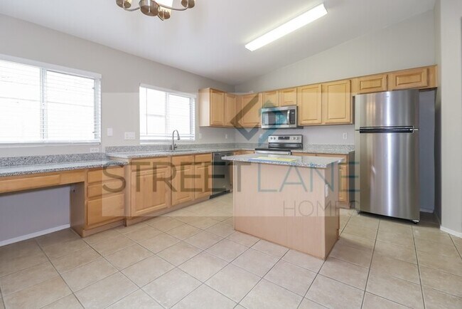 Building Photo - REDUCED!