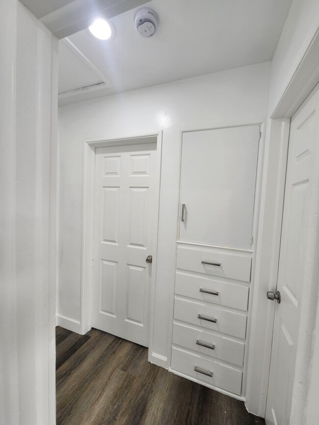 Foto del edificio - 245 E 219th St