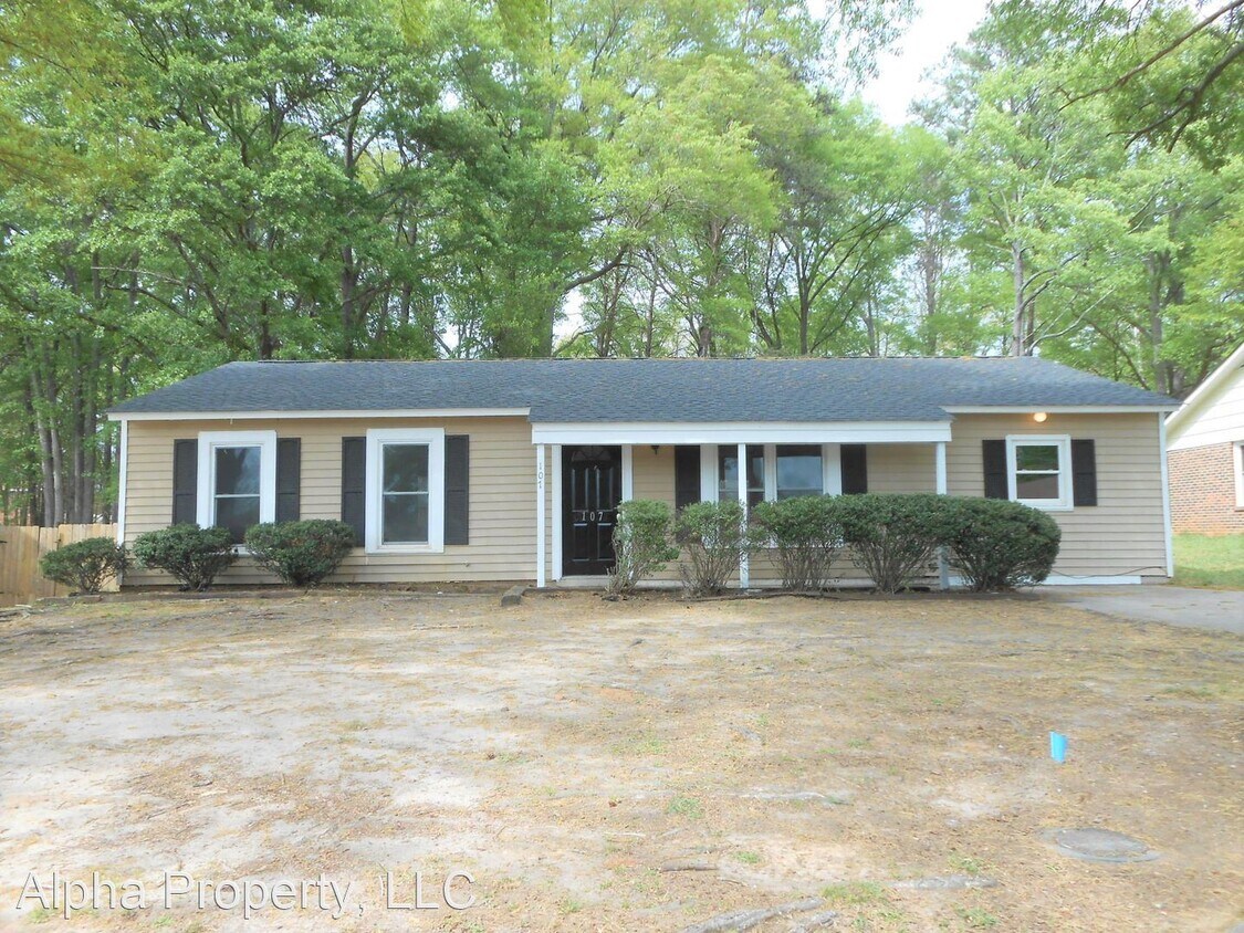 Primary Photo - 4 br, 1 bath House - 107 Osmond Drive