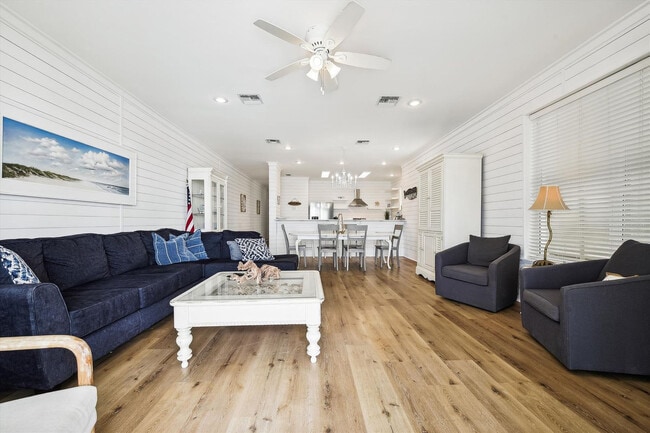 Building Photo - 8013 Surf Dr