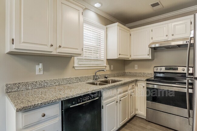 Building Photo - 416 Laurel Woods Trce