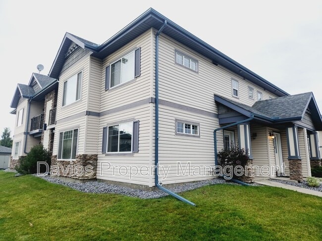 Building Photo - 2565 Hanna Crescent NW