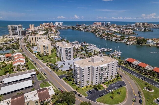 Building Photo - 855 Bayway Blvd