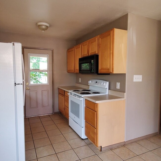 Building Photo - 443 Kinaole Cir