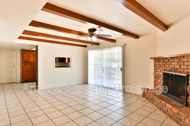 Primary Photo - 1326 E Downing St
