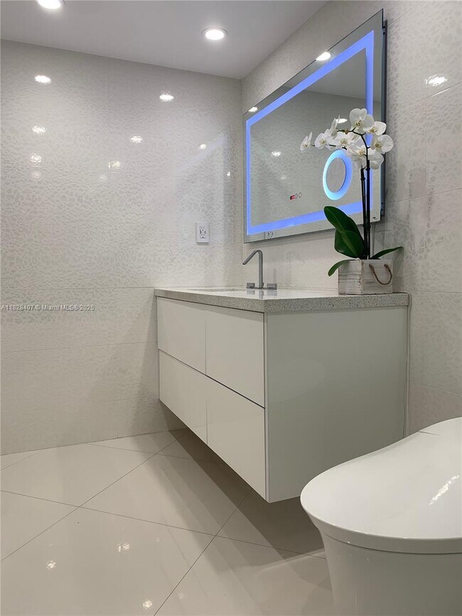 Foto del edificio - 18151 NE 31st Ct