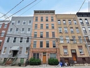 Building Photo - 412 Monroe St