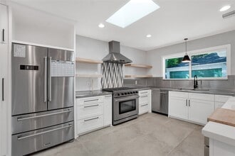 Building Photo - 5226 Kinglet St