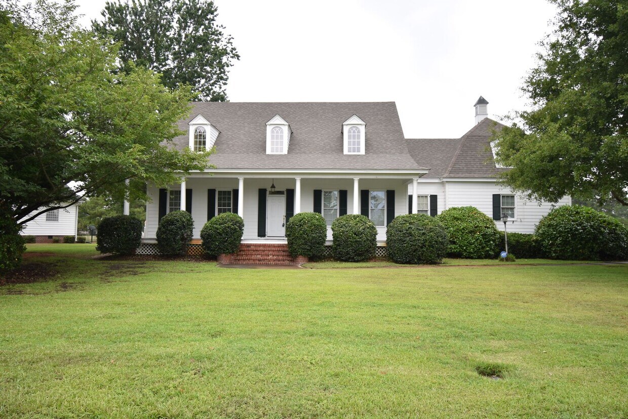 Primary Photo - 4 Bedroom and 2 Bath Home- Baywood Subdivi...