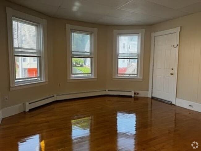 Building Photo - 49 Mendon St