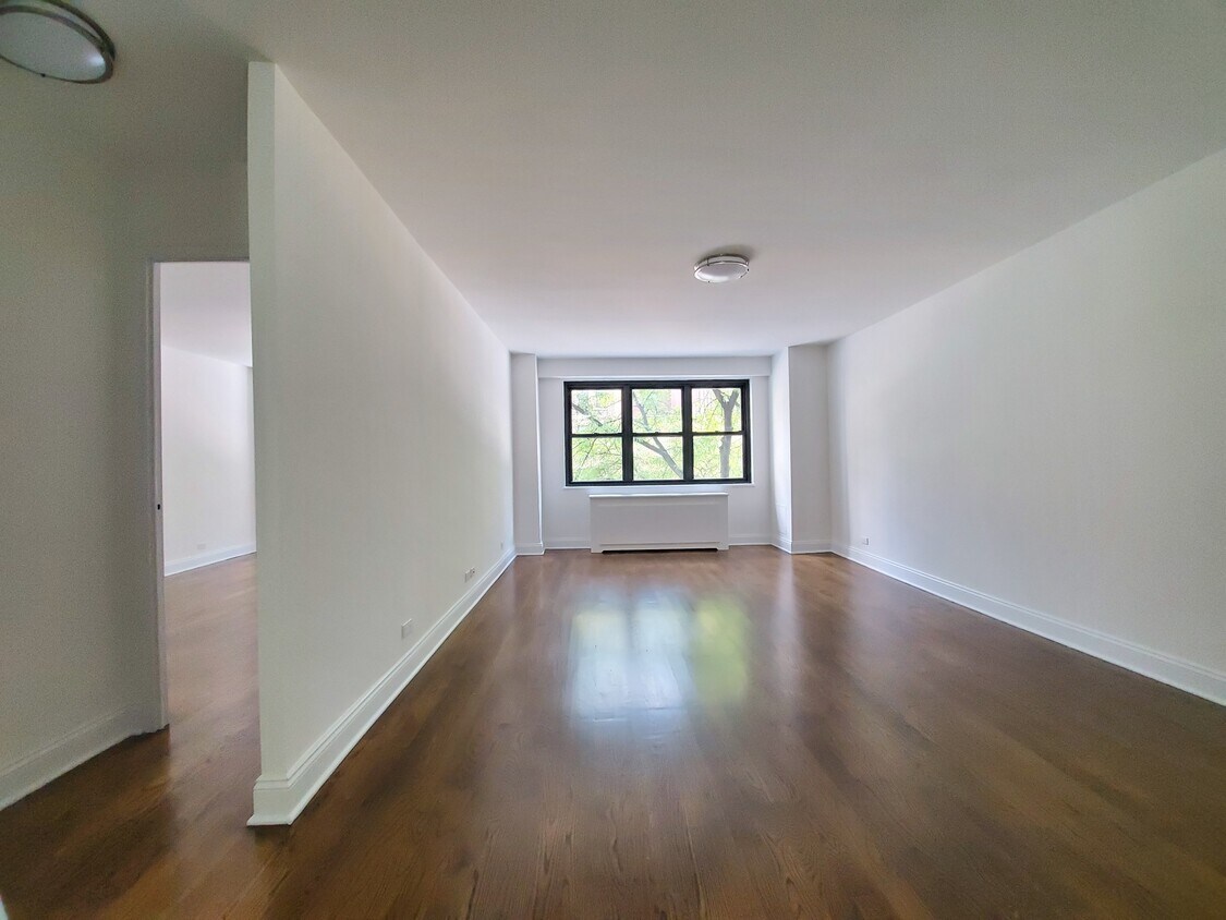 Foto principal - 145 E 16th St