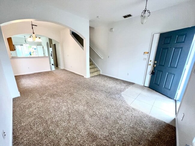 Foto del edificio - MOVE IN NOW!! Remodeled Kitchen!! Wonderfu...