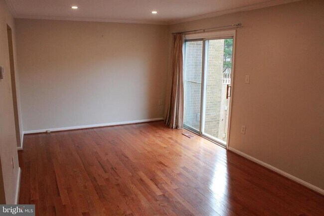 Foto del edificio - 8224 Dr Craik Ct