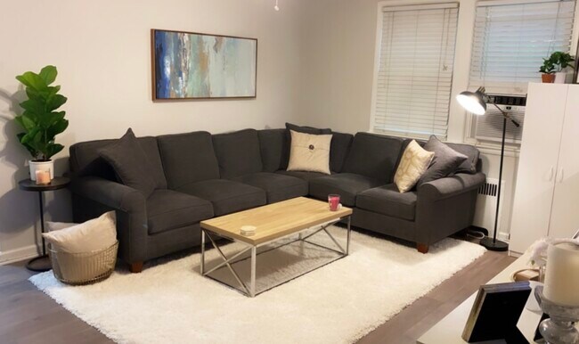 Foto del edificio - 4004 Beecher St NW