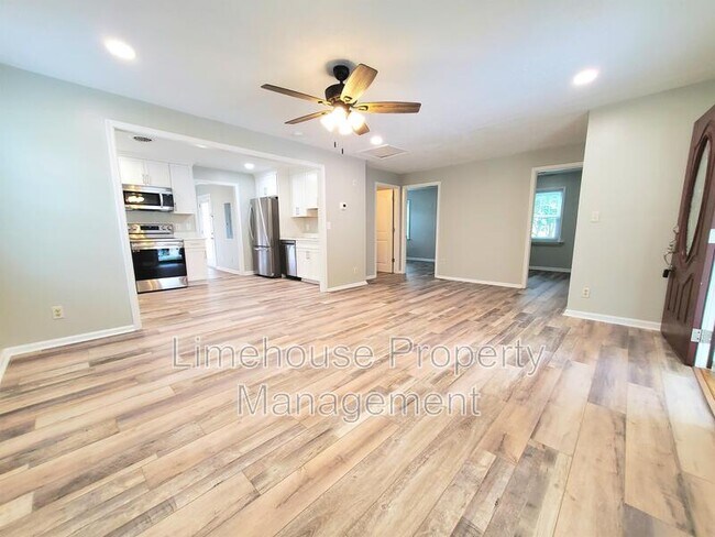 Building Photo - 566 McFarland Rd