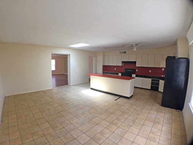 Foto del edificio - 1804 N Broadway St