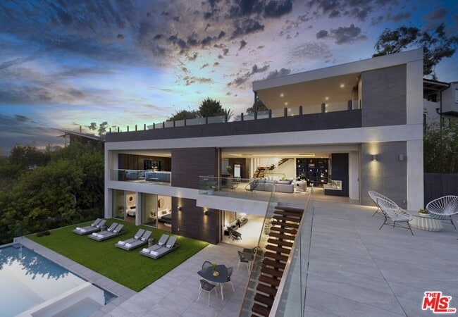 Building Photo - 6902 Los Tilos Rd