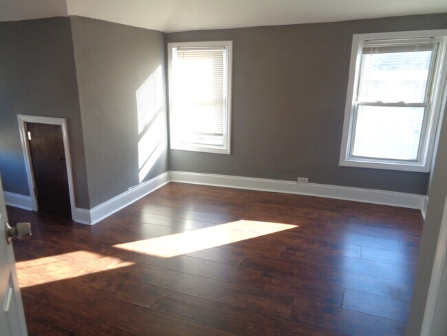 Foto del edificio - 9436 McVicker Ave