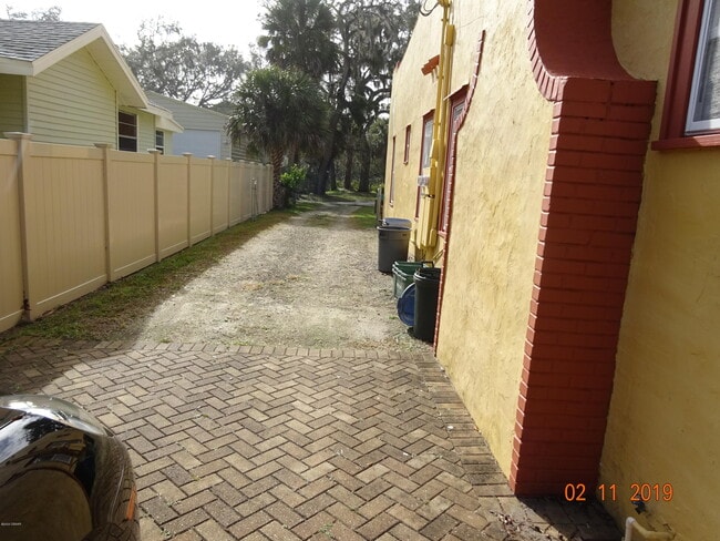 Building Photo - 112 Fox Pl