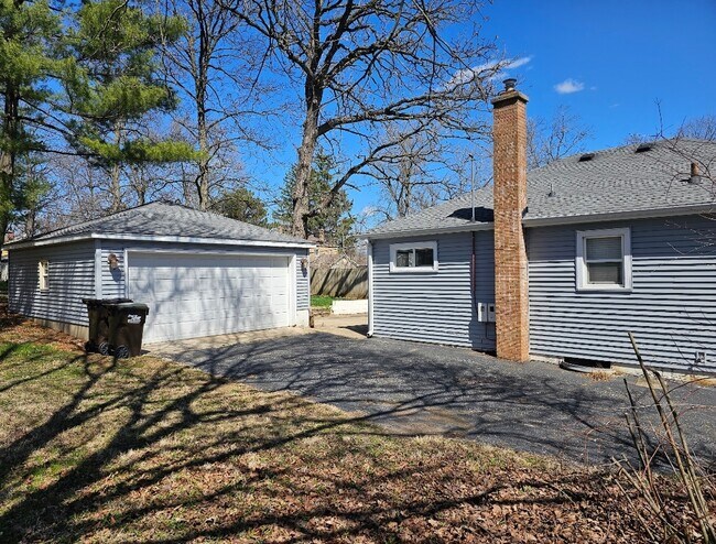 Building Photo - 5112 W Orchard Dr