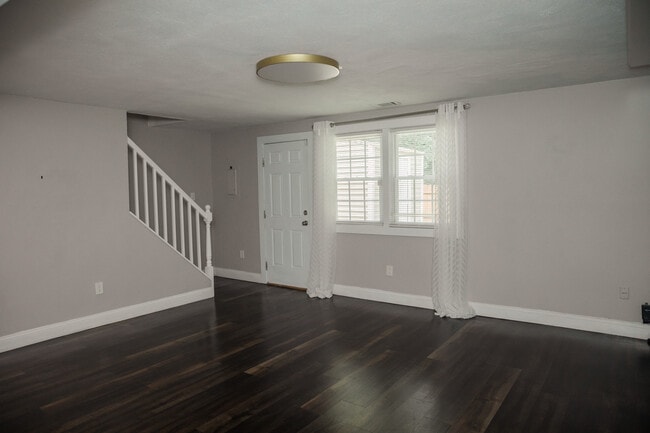 Foto del edificio - 8158 Clovertree Ct