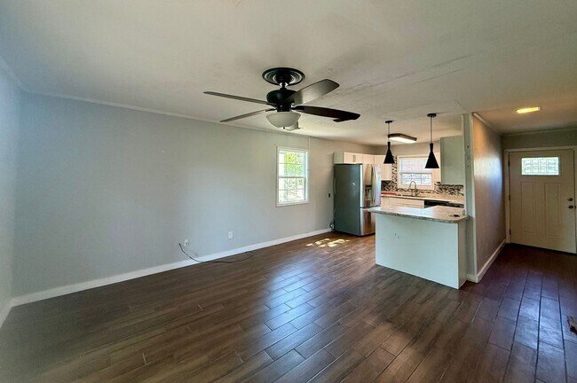 Foto del edificio - 2213 Spence Cir