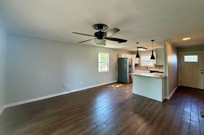 Building Photo - 2213 Spence Cir