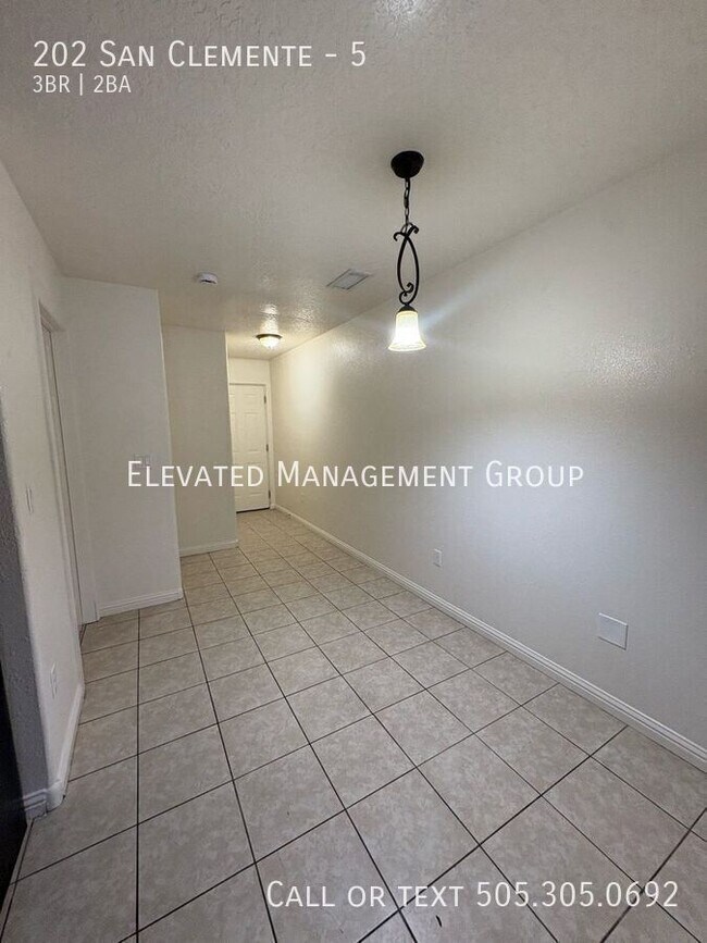 Foto del edificio - 202 San Clemente Ave NW