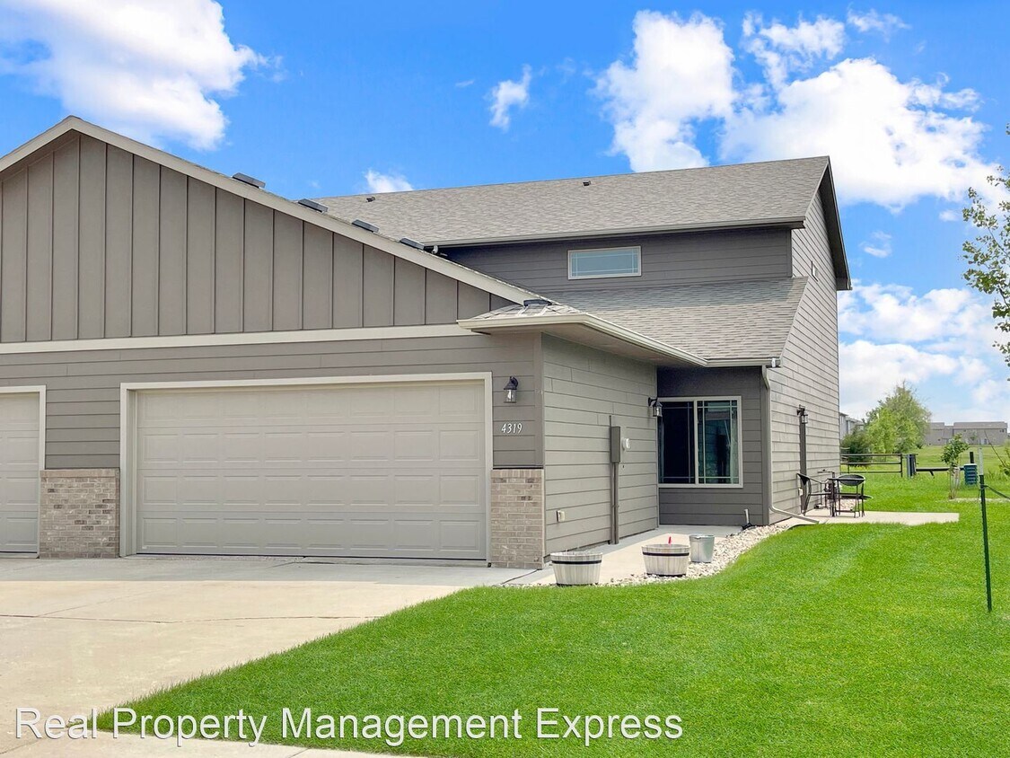 Foto principal - 3 br, 2.5 bath House - 4319 W Shipton Street