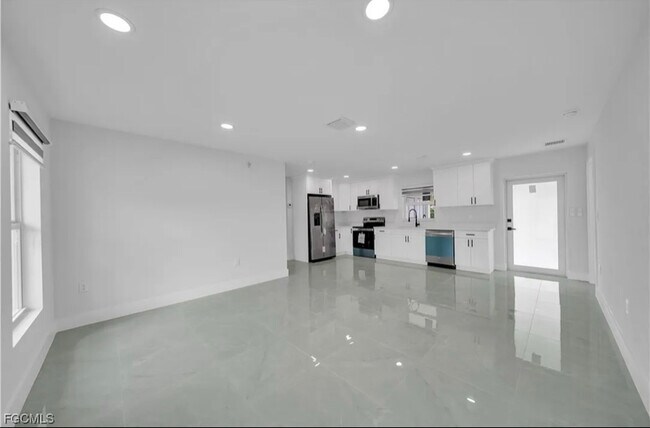 Foto del edificio - 820 Hibiscus Ave