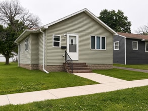 Building Photo - 1410 S 27th St