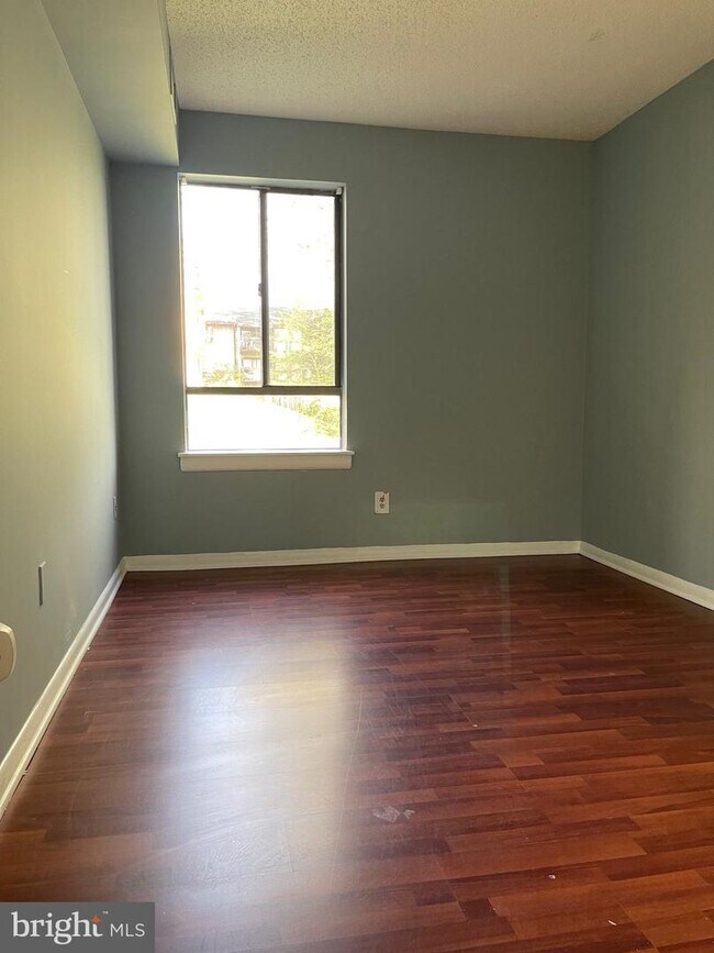 11641 Stoneview Square Unit 12C, Reston, VA 20191 Room for Rent in