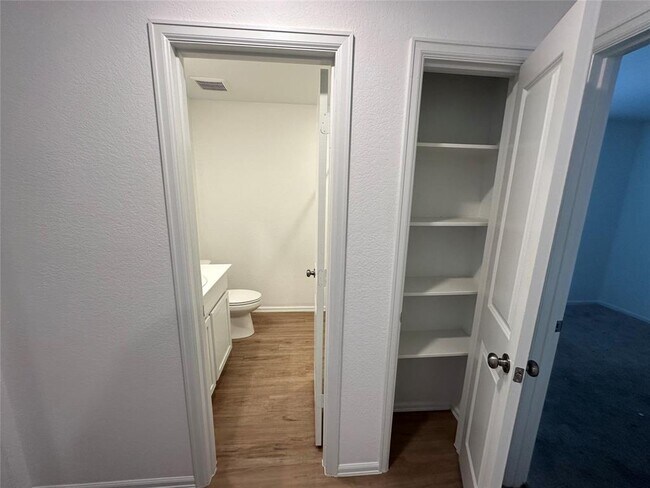 Foto del edificio - 24103 Becker Hollow Ln