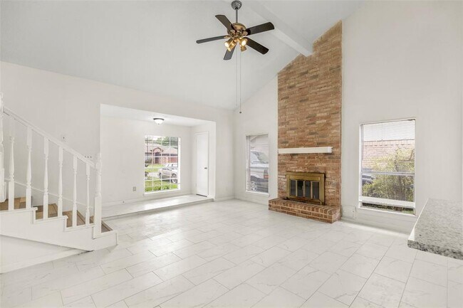 Foto del edificio - 24219 Lone Elm Dr