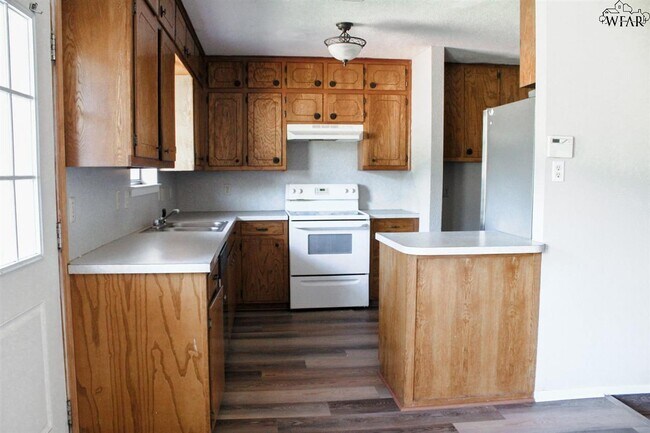 Building Photo - 2817 Foster Ave