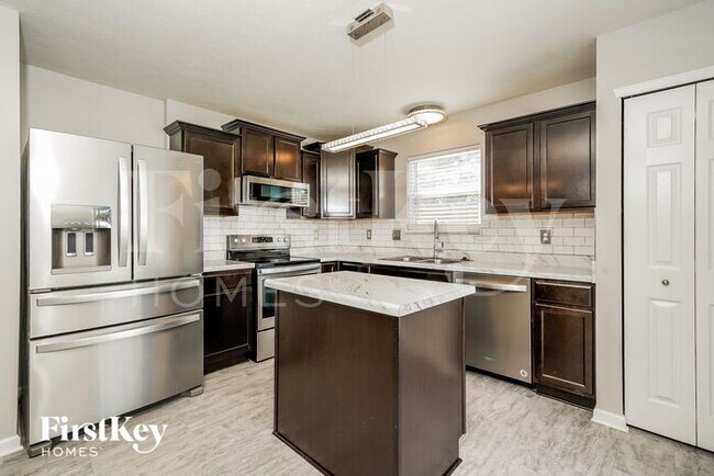 Foto del edificio - 1398 Crabapple Rd