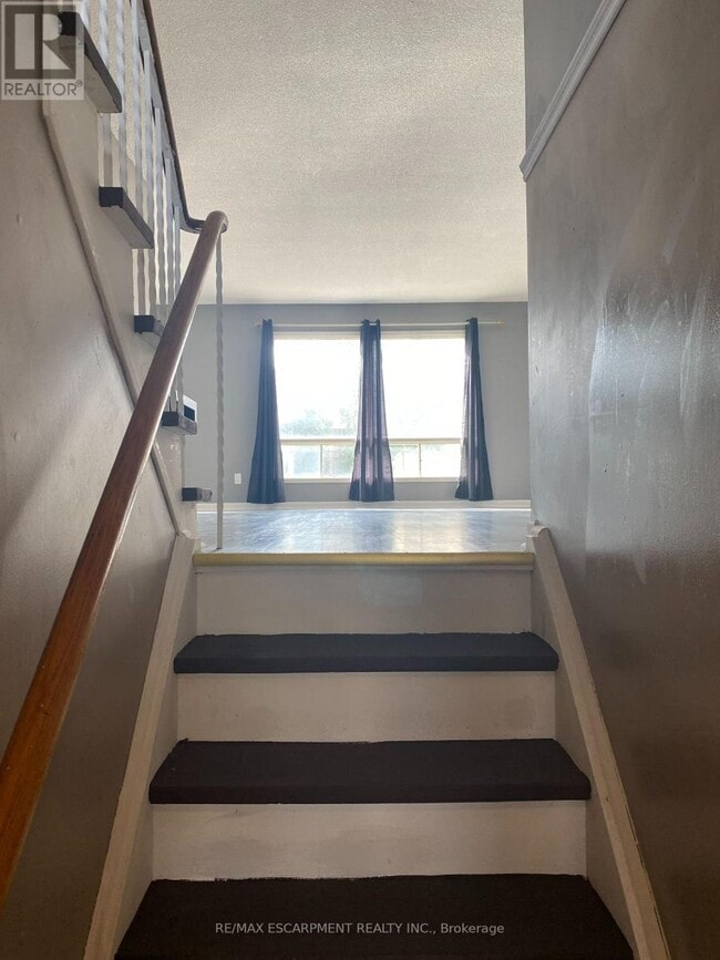 Building Photo - 2390 Coldstream Dr