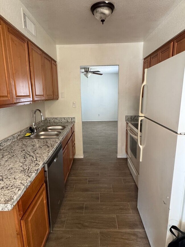 Foto del edificio - Tempe 2BD/1BA Townhome!