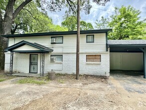 Building Photo - 1413 Ferguson Rd