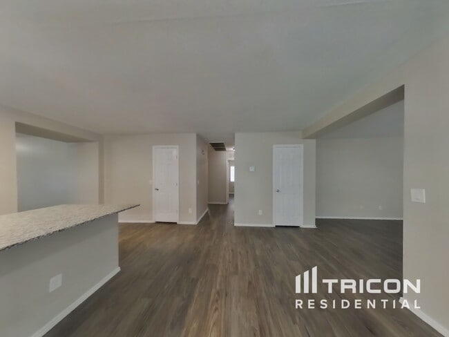 Foto del edificio - 3326 W St Anne Ave