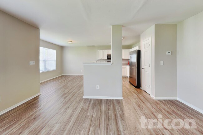 Foto del edificio - 6304 Ziegler Ln