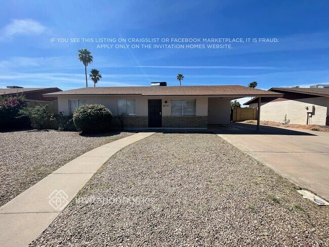 Building Photo - 1205 W El Alba Way